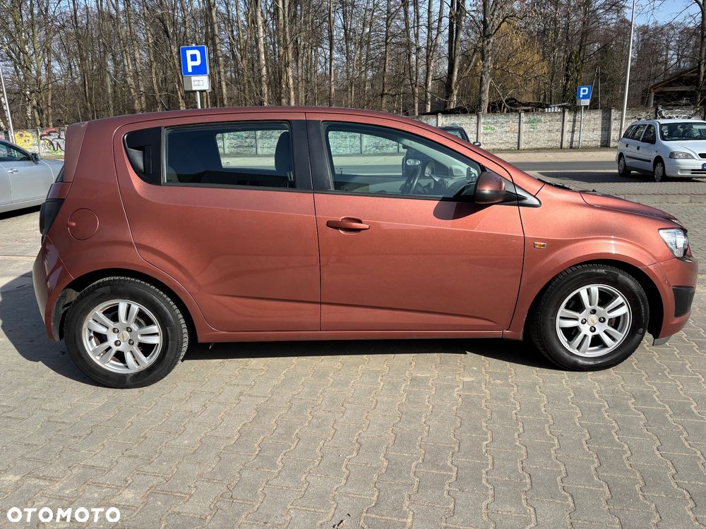 Chevrolet Aveo 1.4 16V LS - 11