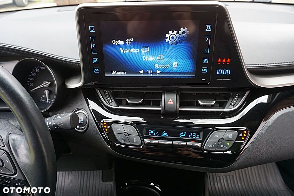 Toyota C-HR 1.2 Turbo Team Deutschland - 29