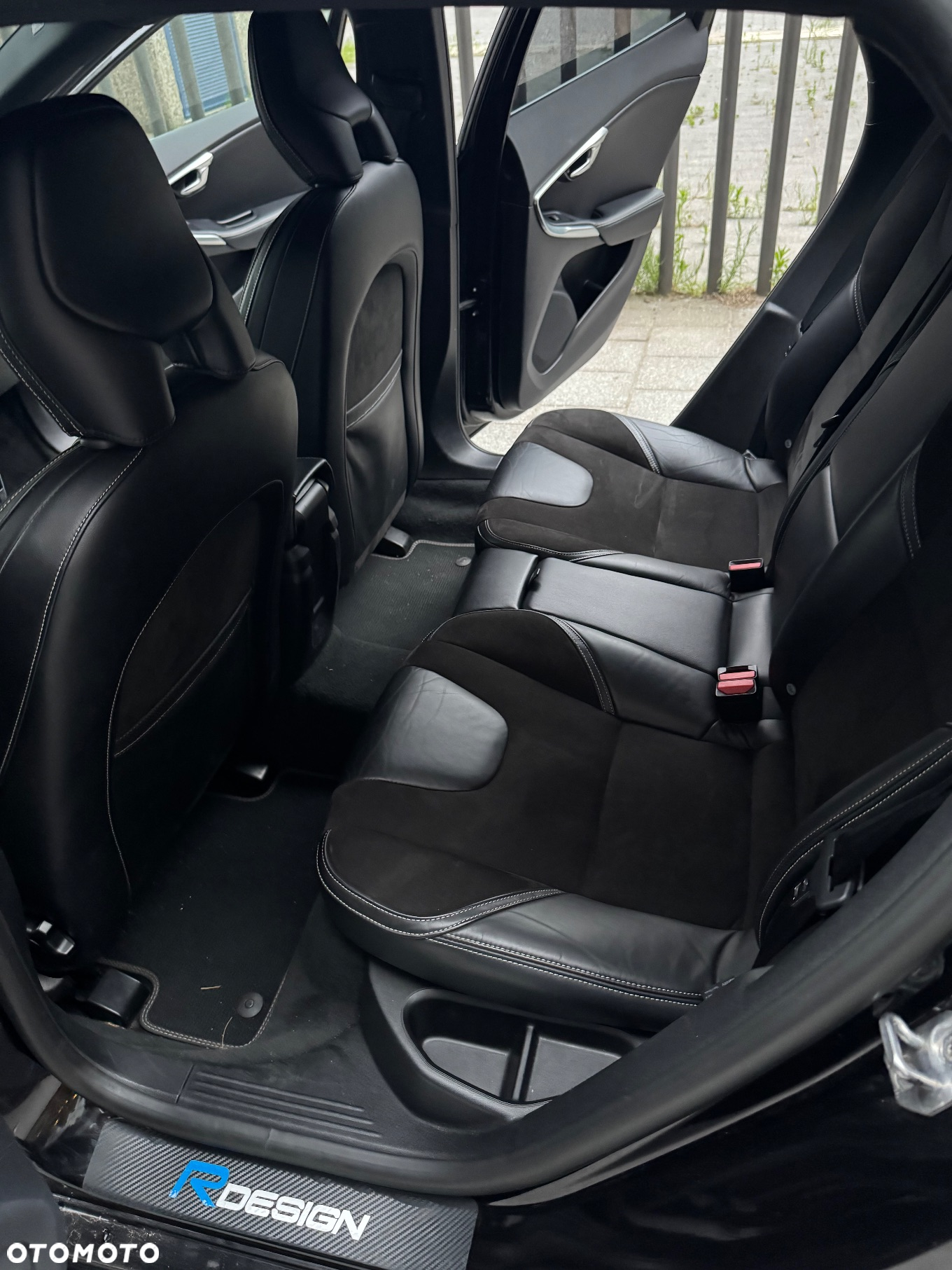 Volvo V40 D2 Drive-E R-Design Momentum - 10