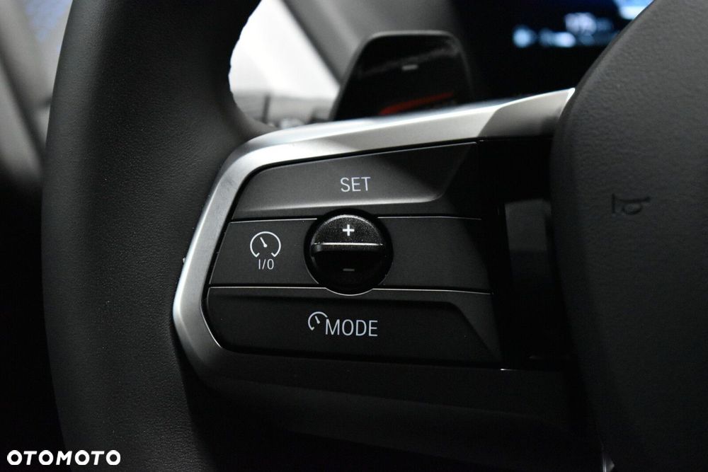 BMW Seria 2 220i mHEV - 11