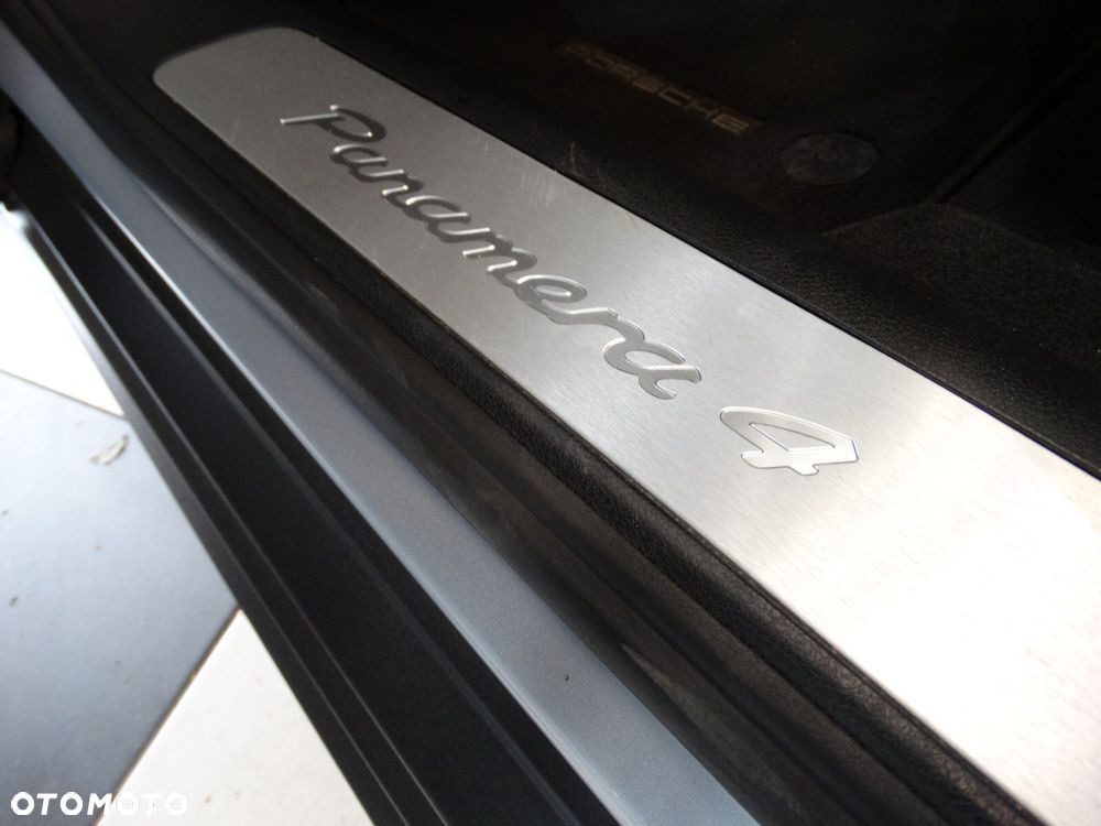Porsche Panamera - 24