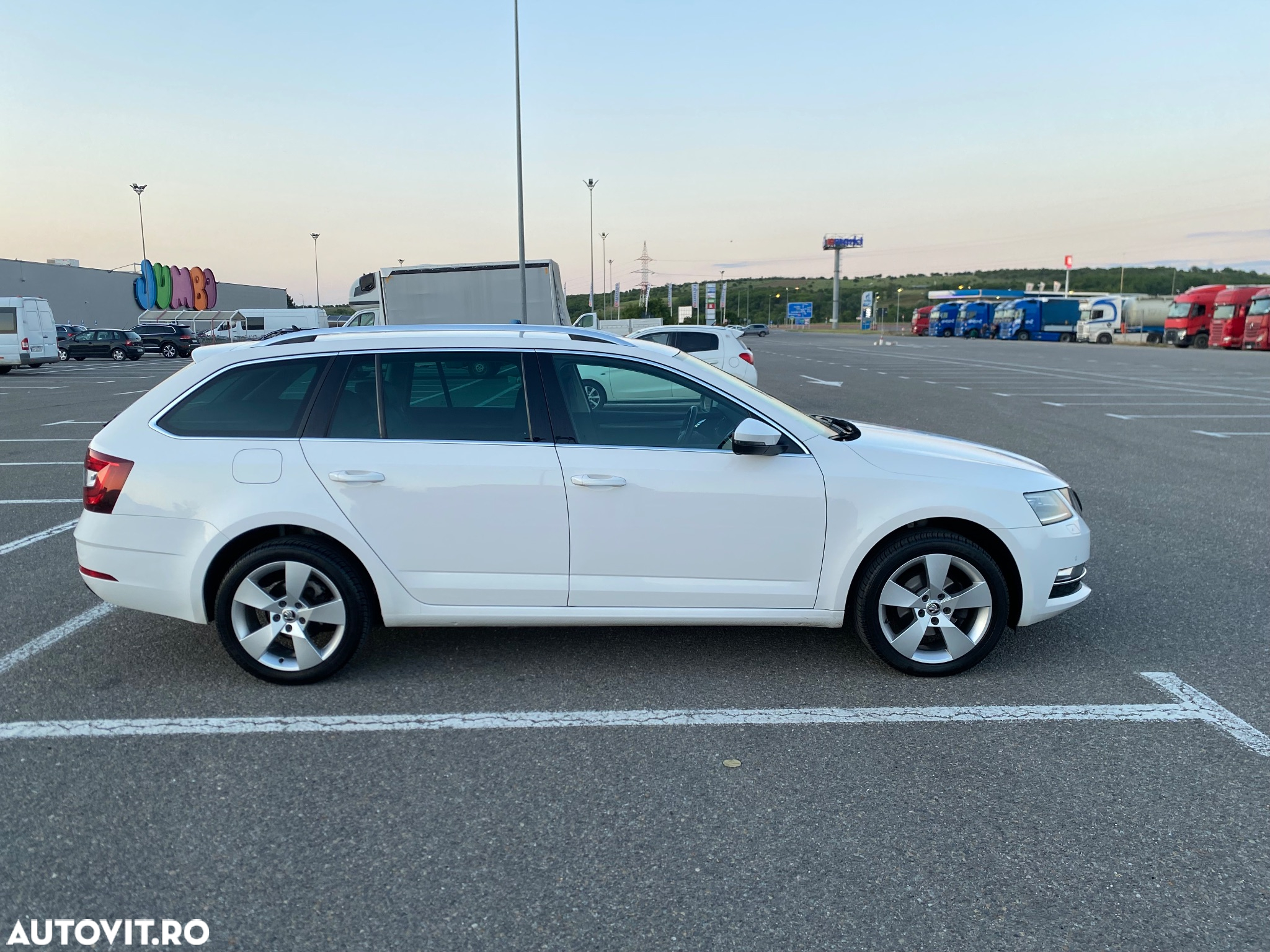 Skoda Octavia Combi Diesel 1.6 TDI DSG Style - 17