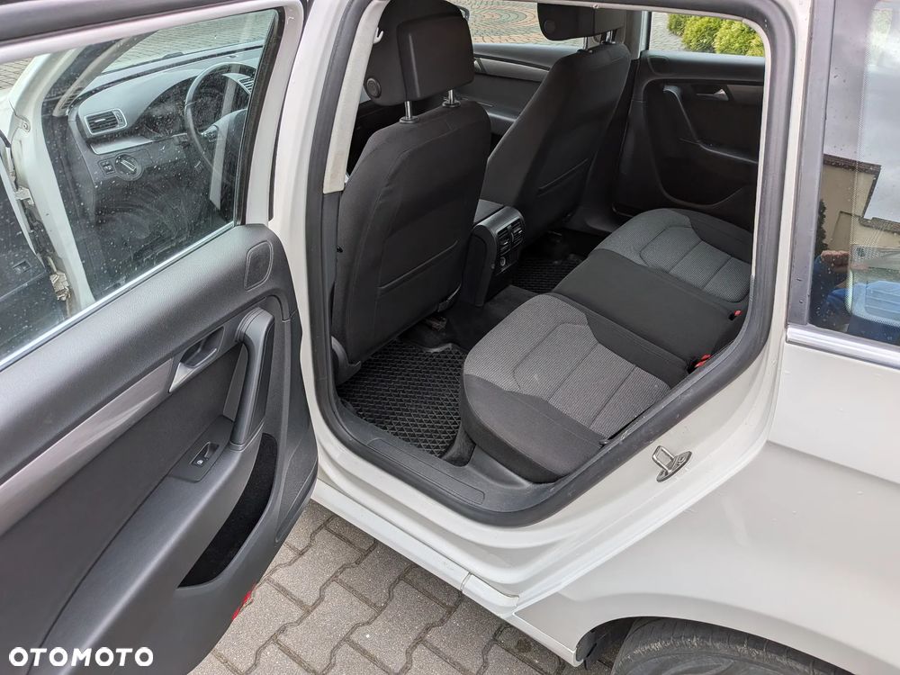 Volkswagen Passat - 8