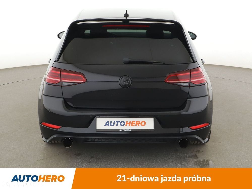 Volkswagen Golf - 5