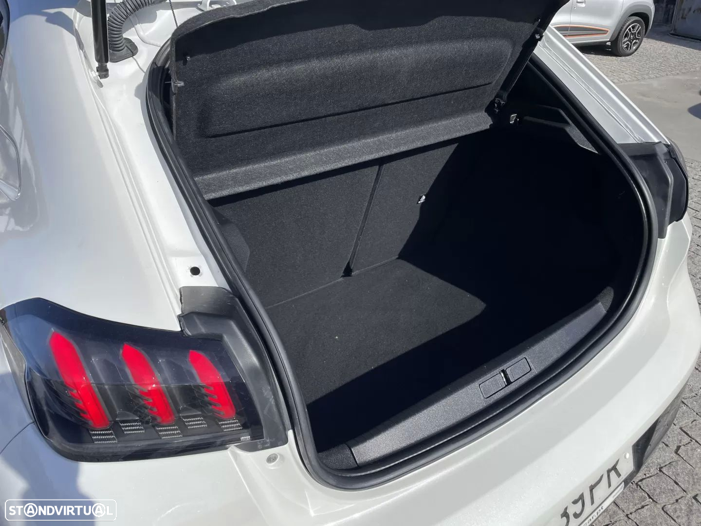 Peugeot 208 - 20