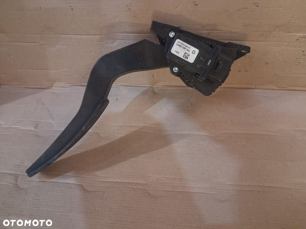 Pedał gazu CHRYSLER 300C  3.0 CRD  04861714AB   04861681AA  OE - 3