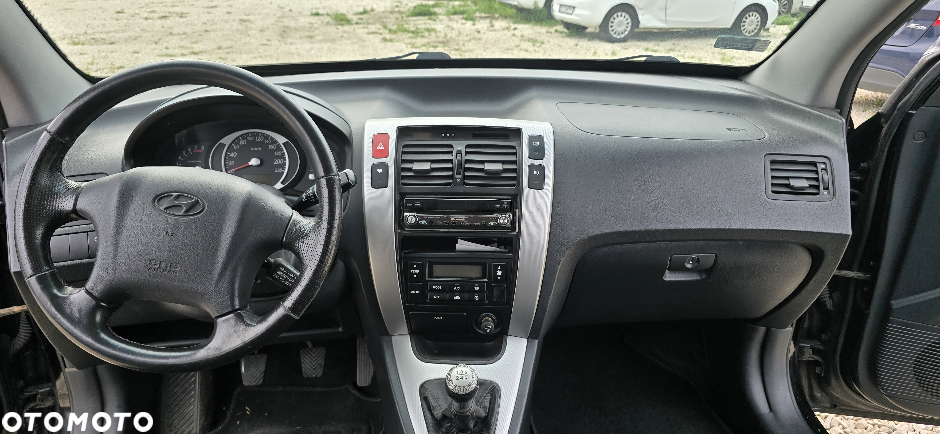 Hyundai Tucson 2.0 Comfort 2WD - 26