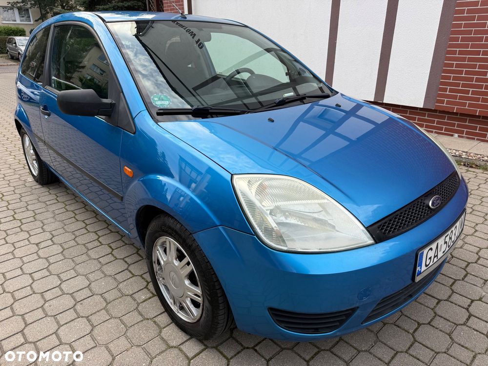 Ford Fiesta 1.3 Ambiente - 1