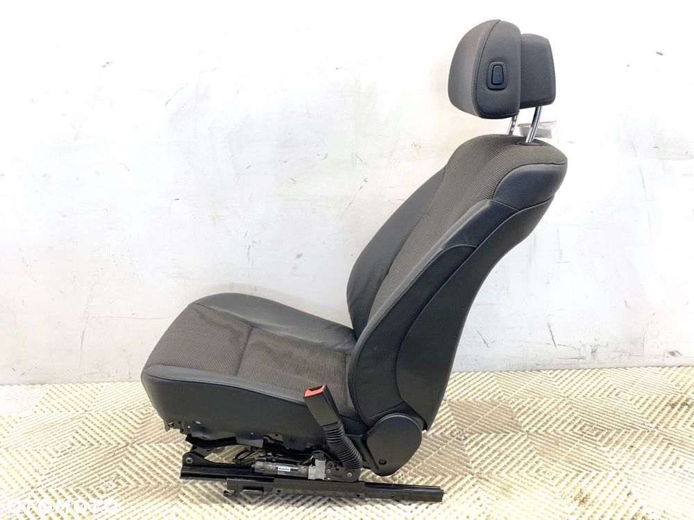 FOTEL PRAWY PRZÓD  BMW 5 (E60) 2003 - 2010 530 i 200 kW [272 KM] benzyna 2007 - 2009 - 4