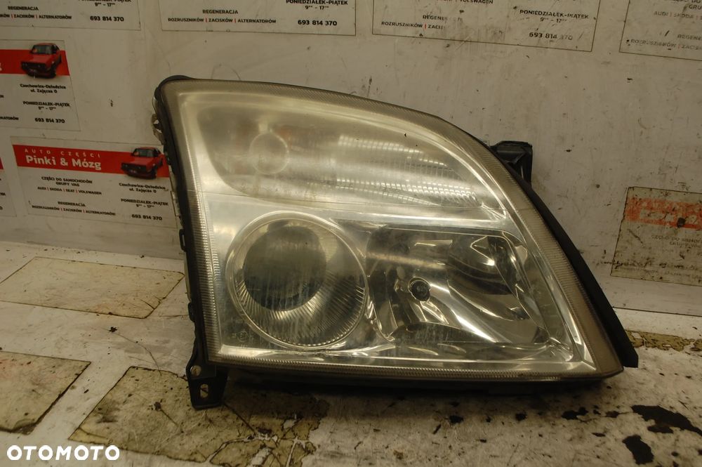 LAMPA PRAWY PRZÓD PRZEDNIA PRAWA SOCZEWKA CZARNA OPEL VECTRA C SIGNUM EUROPA - 1
