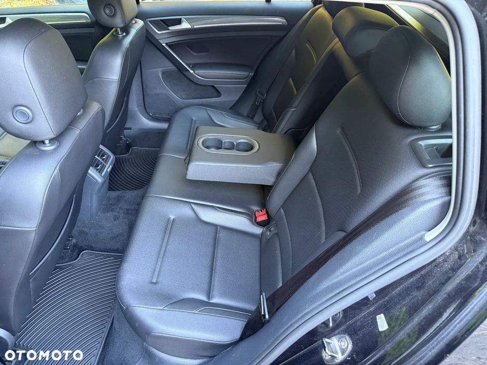 Volkswagen Golf - 27