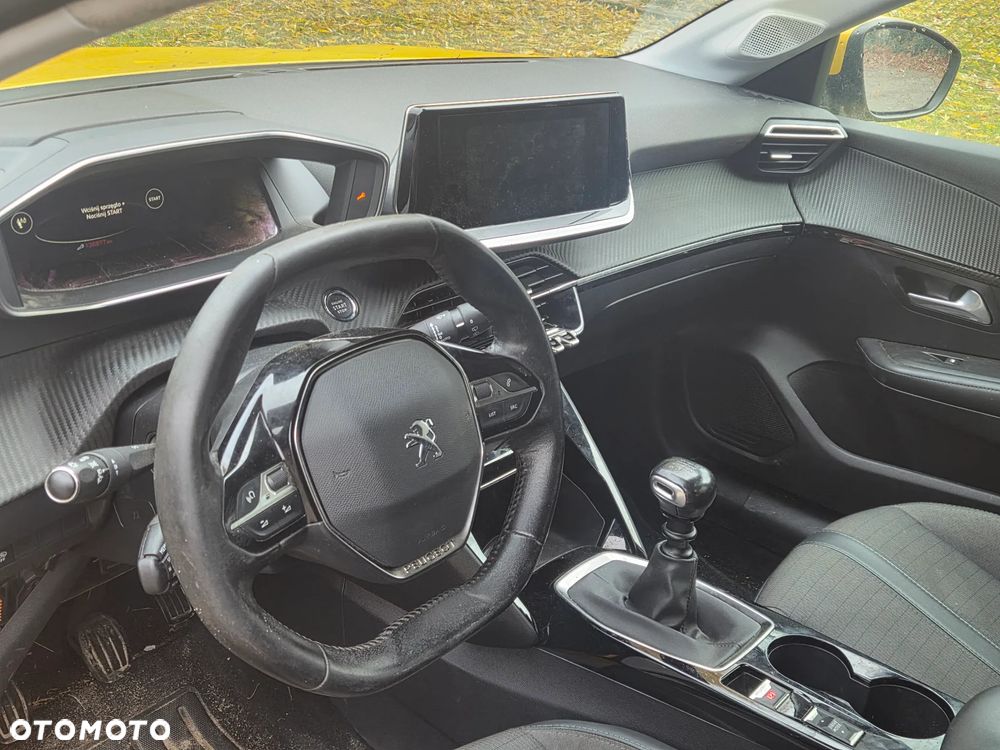 Peugeot 208 PureTech 100 Allure - 9