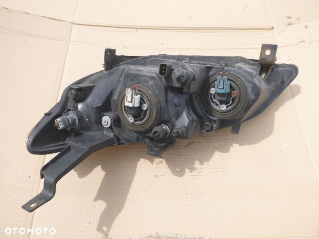 LAMPA PRAWY PRZÓD PRAWA PRZEDNIA HONDA CIVIC VII LIFT SEDAN 5D 04-06 - 21