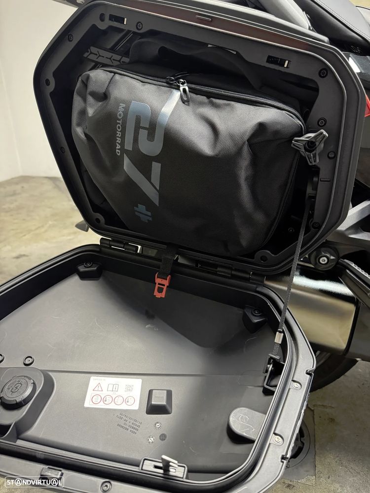 BMW R 1300 RT Triple Black - 38