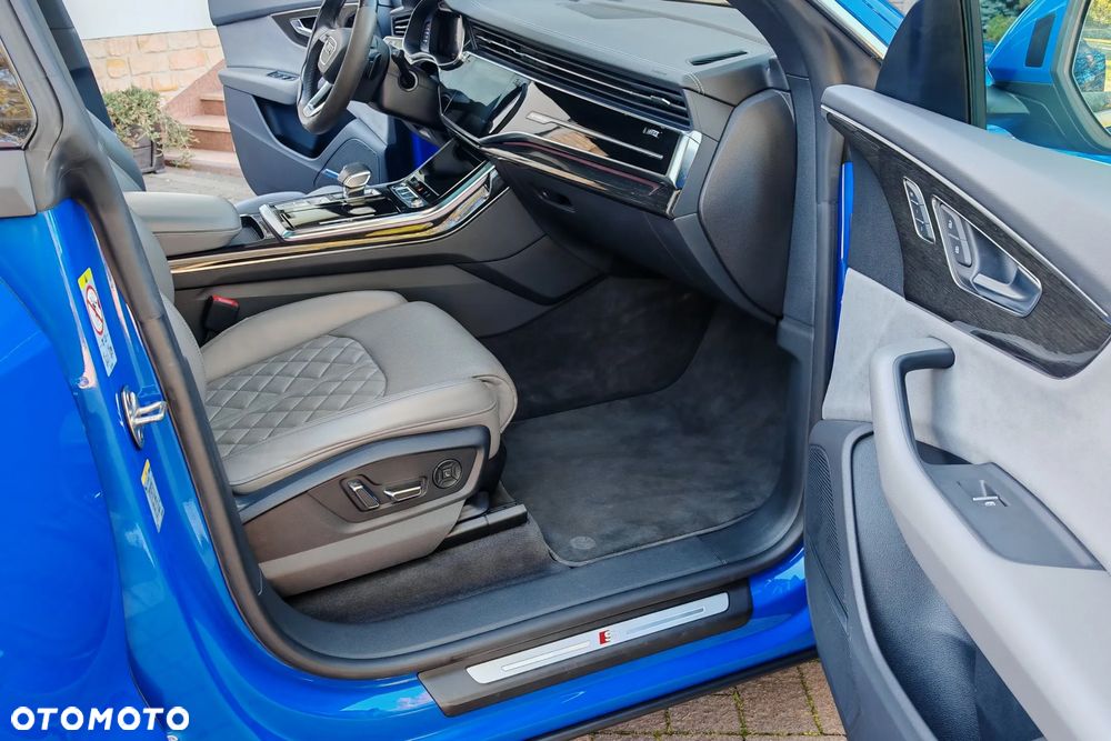 Audi Q8 - 10