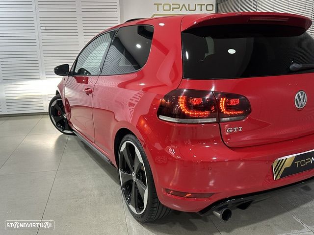 VW Golf 2.0 GTI DSG adidas - 10