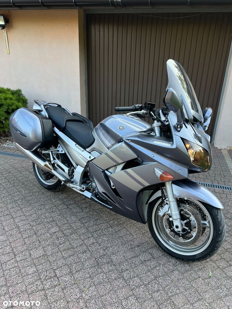 Yamaha FJR - 24