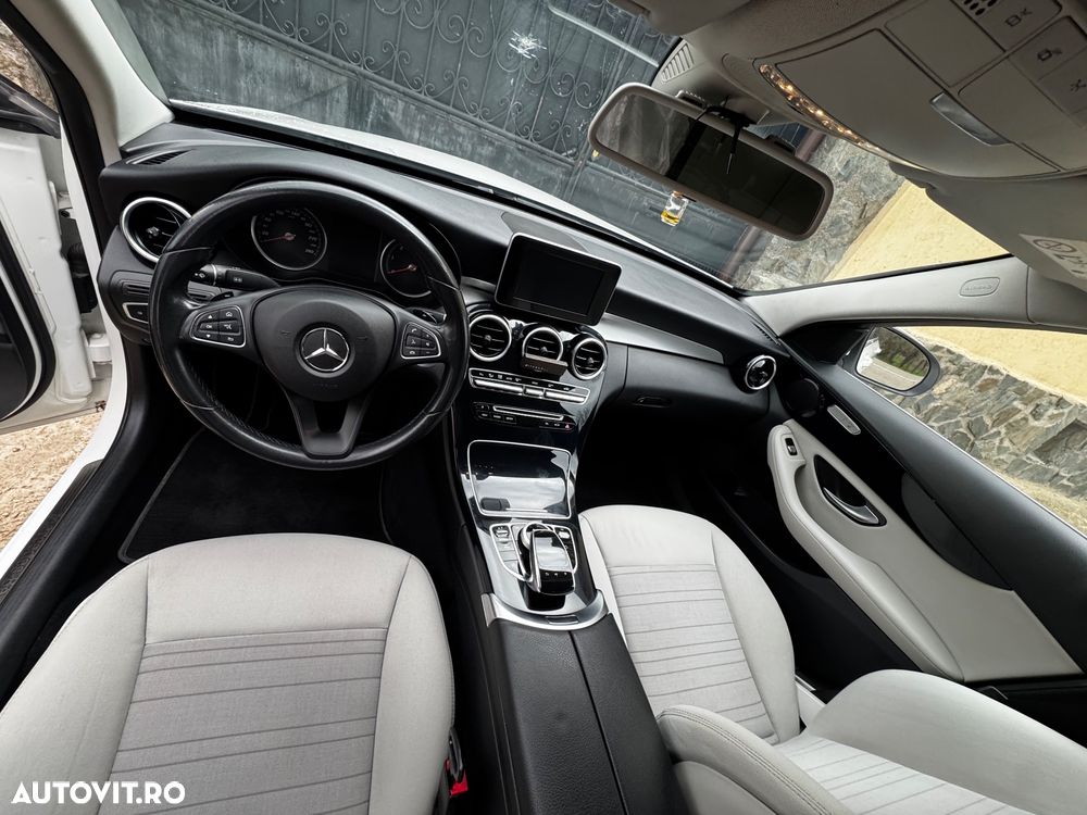 Mercedes-Benz C - 8