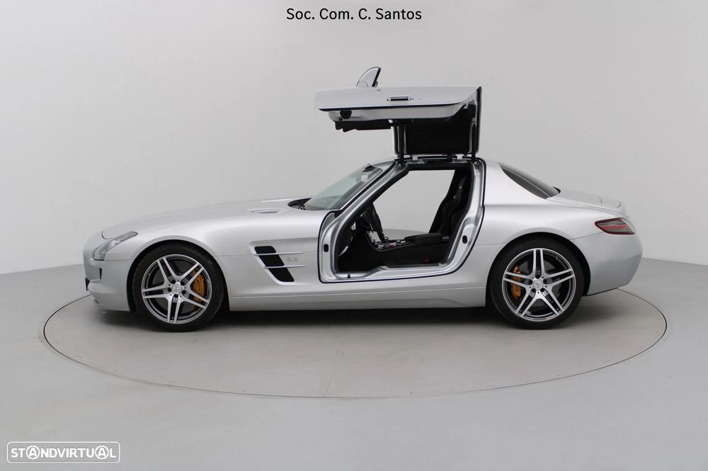 Mercedes-Benz SLS 63 AMG - 9