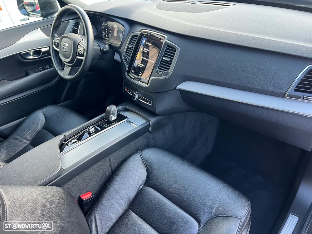 Volvo XC 90 2.0 B5 Momentum Plus AWD - 11