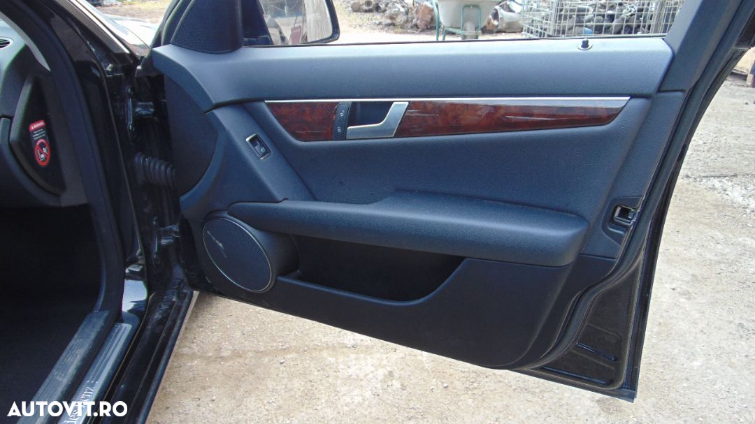 Fete usi Mercedes c Class w204 2007-2015 set fete usi intacte dezmembrez c class w204 - 2