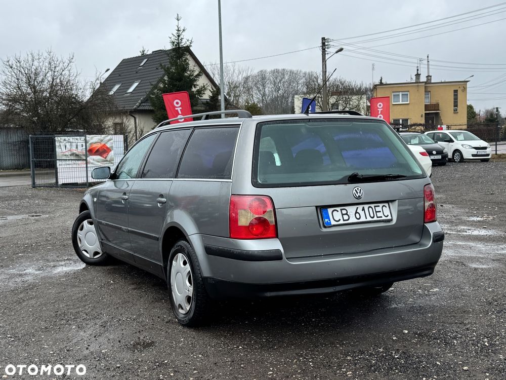 Volkswagen Passat 1.9 TDI Highline - 12