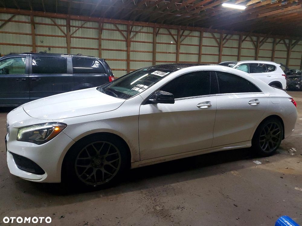 Mercedes-Benz CLA 250 4-Matic AMG Line - 1