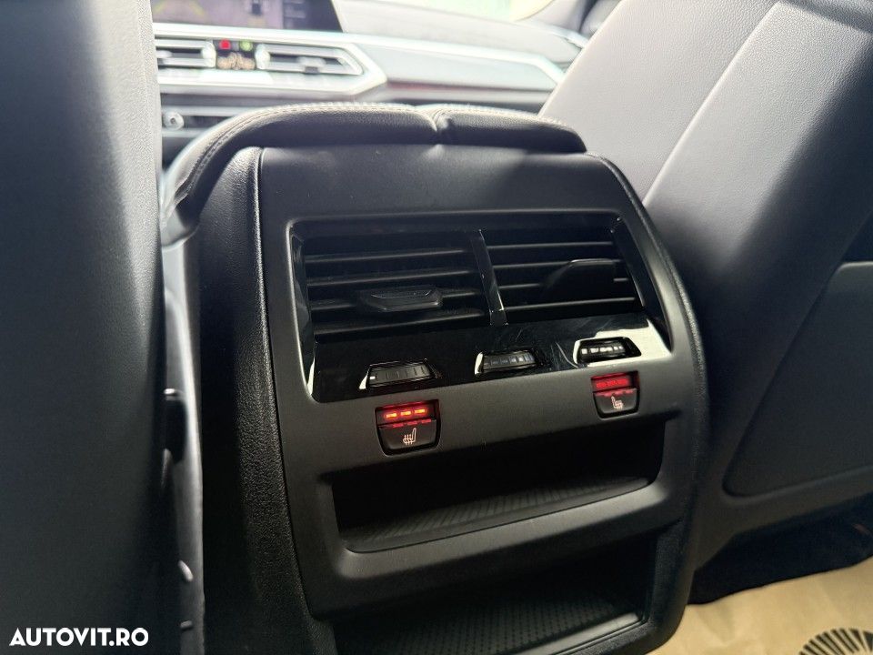 BMW X6 M M50i - 30