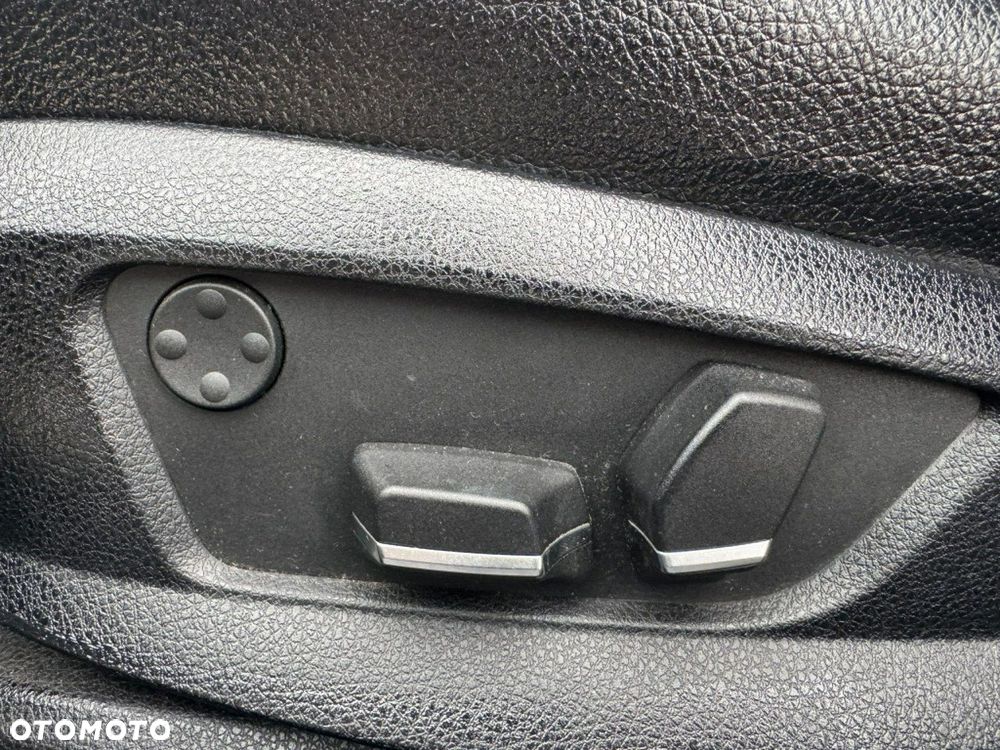 BMW Seria 5 528i Luxury Line - 20