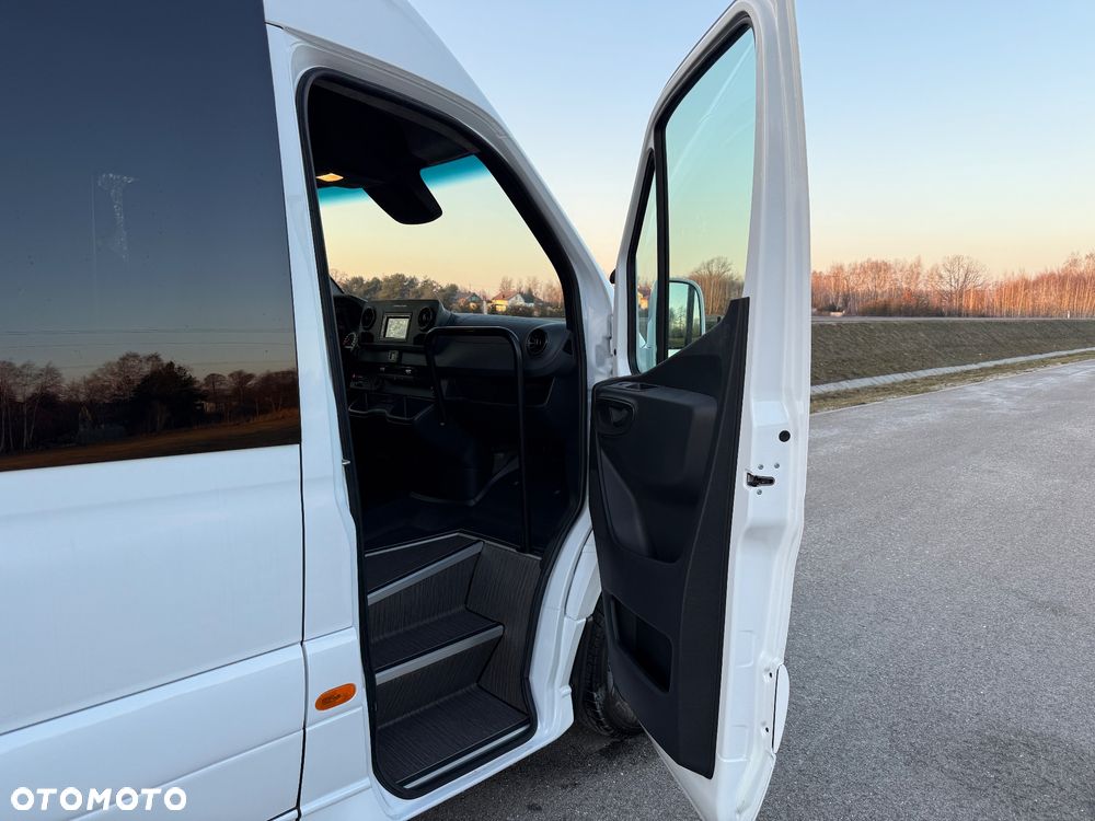 Mercedes-Benz Sprinter 517 - 22