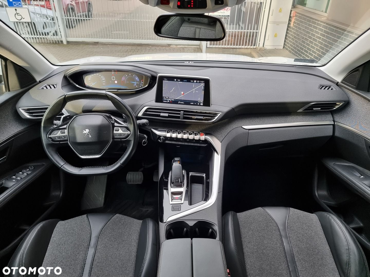 Peugeot 3008 1.2 PureTech Allure S&S EAT6 - 22