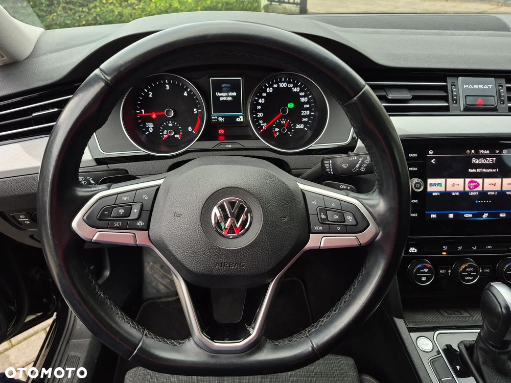 Volkswagen Passat - 17
