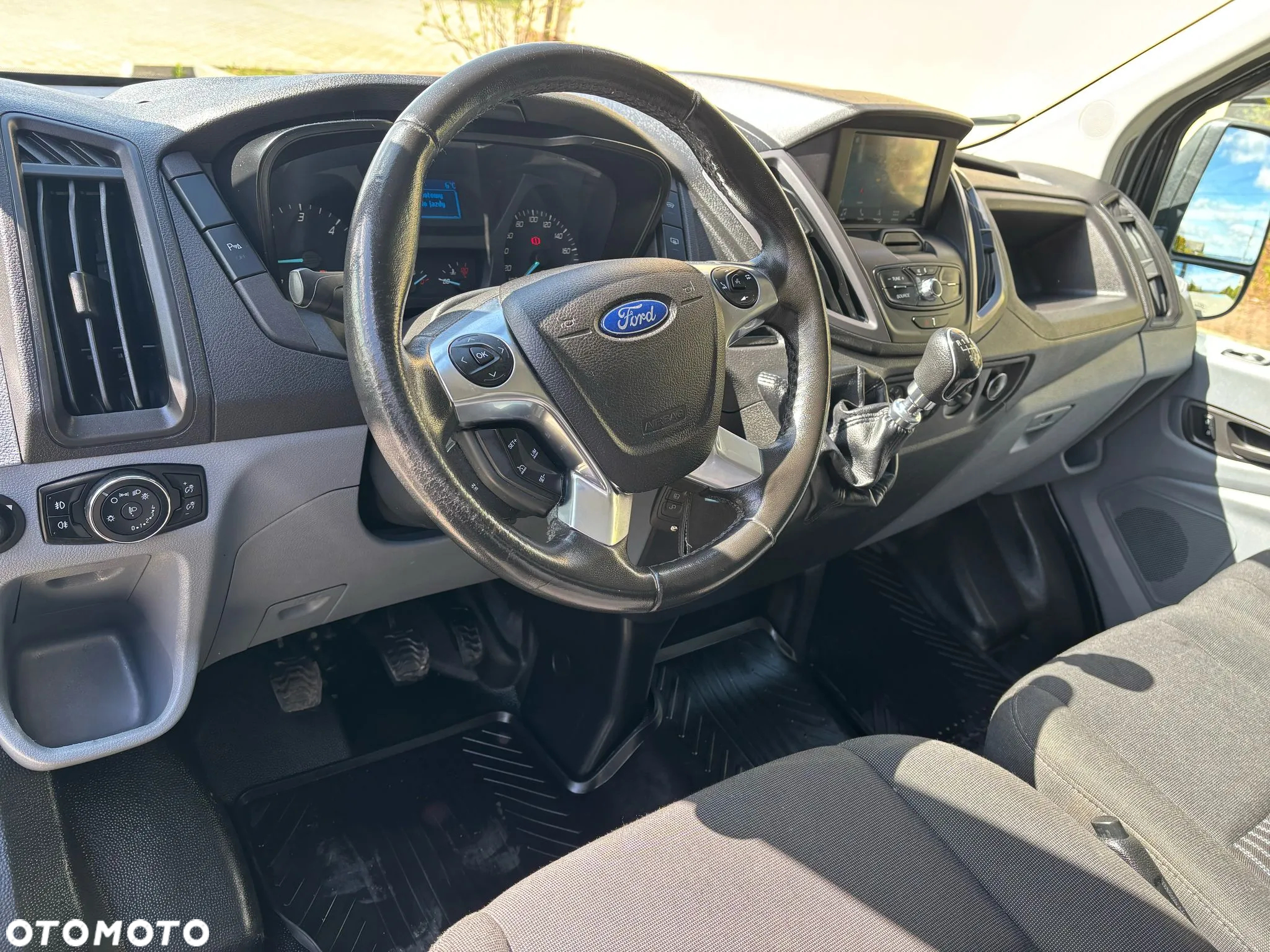 Ford Transit - 12