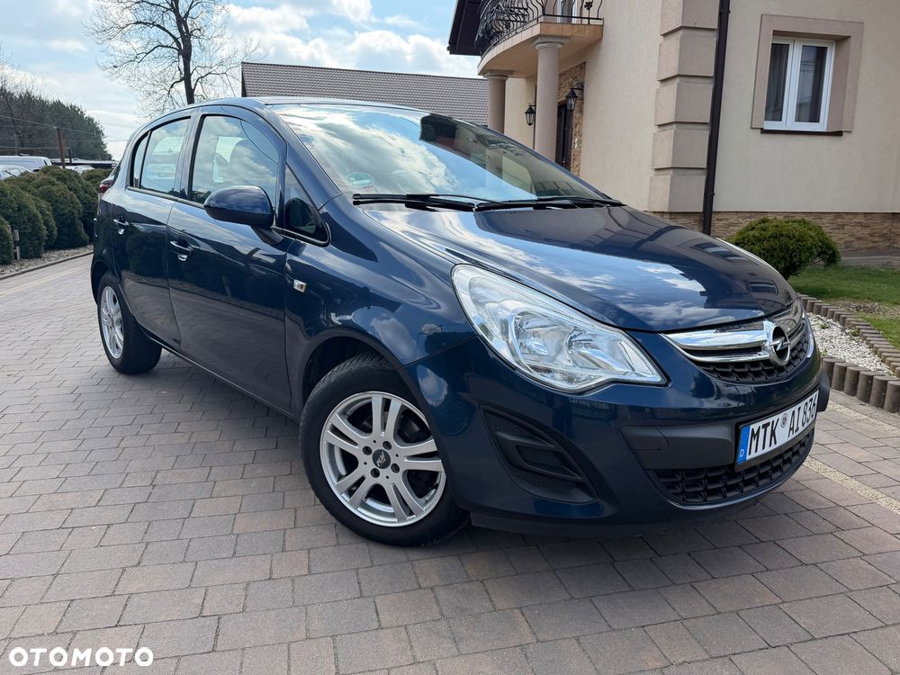 Opel Corsa 1.4 16V Cosmo - 11