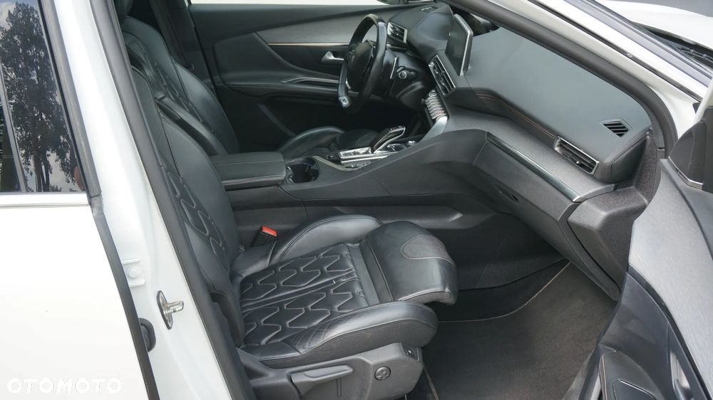 Peugeot 3008 1.6 PureTech HYbrid4 GT S&S EAT8 - 8