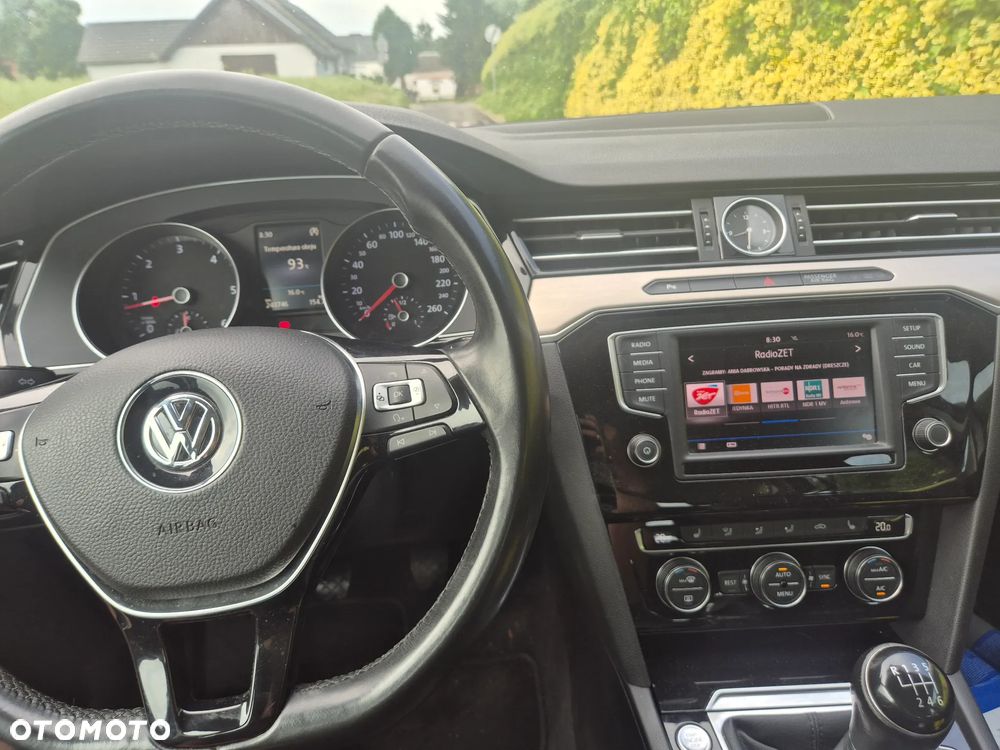 Volkswagen Passat 2.0 TDI SCR (BlueMotion Technology) Comfortline - 10