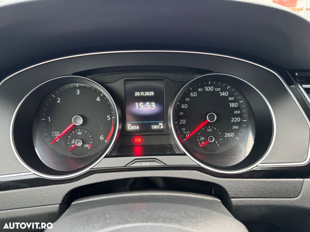 Volkswagen Passat 2.0 TDI DSG Highline - 29
