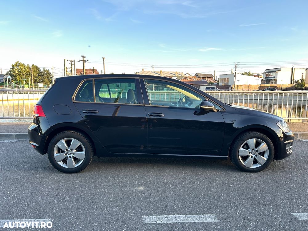 Volkswagen Golf - 6