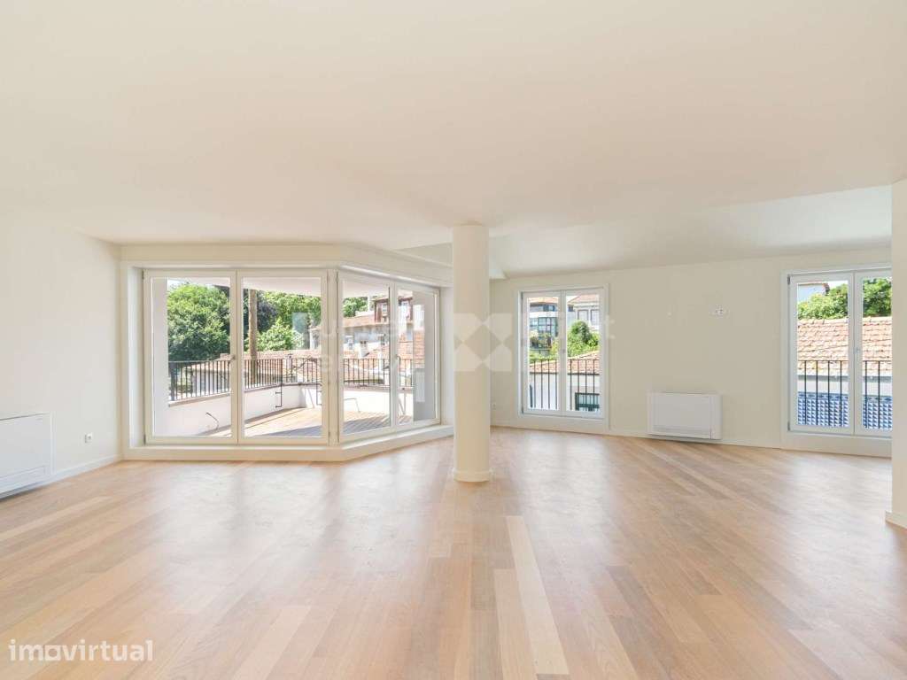 Apartamento T4 duplex com terraço e arrumos na Foz do Douro - Grande imagem: 2/25