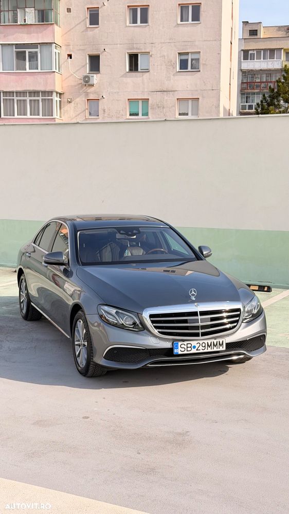 Mercedes-Benz E 220 d 4MATIC Aut. - 1