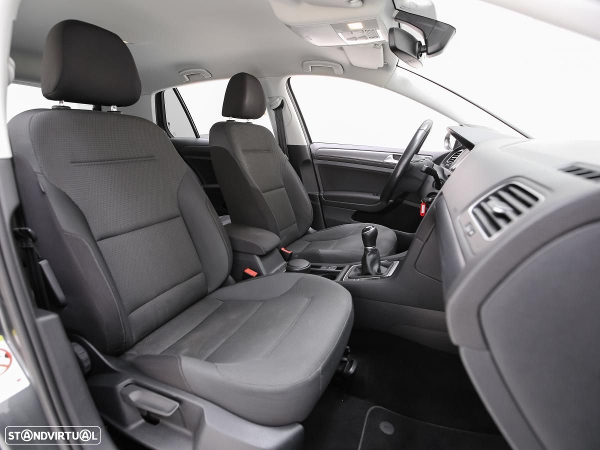 VW Golf 1.6 TDI Confortline - 10