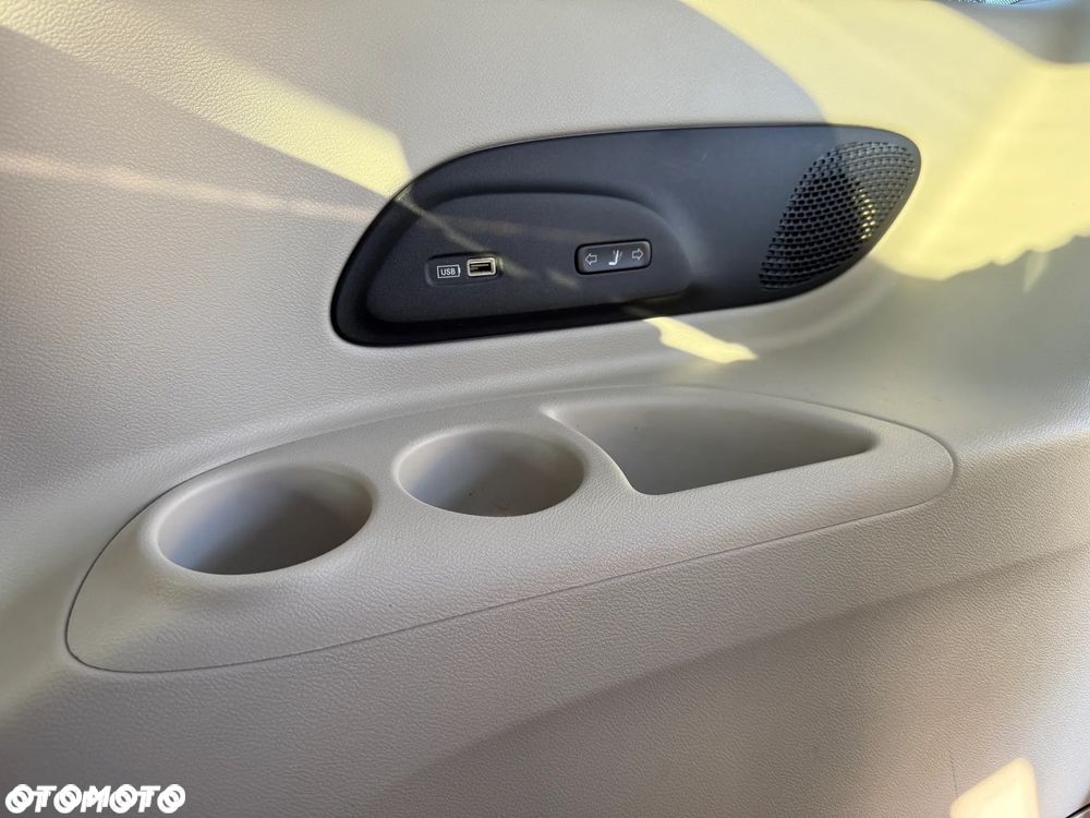 Chrysler Pacifica - 14