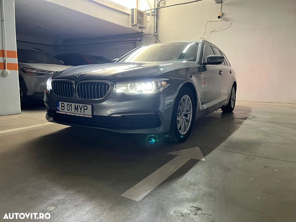 BMW Seria 5 520d Touring Aut. Luxury Line - 1