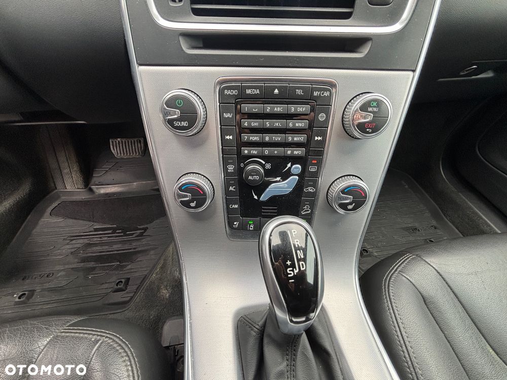 Volvo V60 Cross Country T5 Geartronic Summum - 13