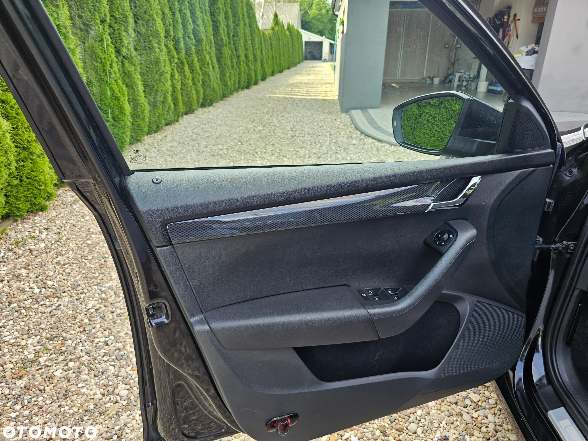 Skoda Octavia Combi 2.0 TDI DSG RS - 22