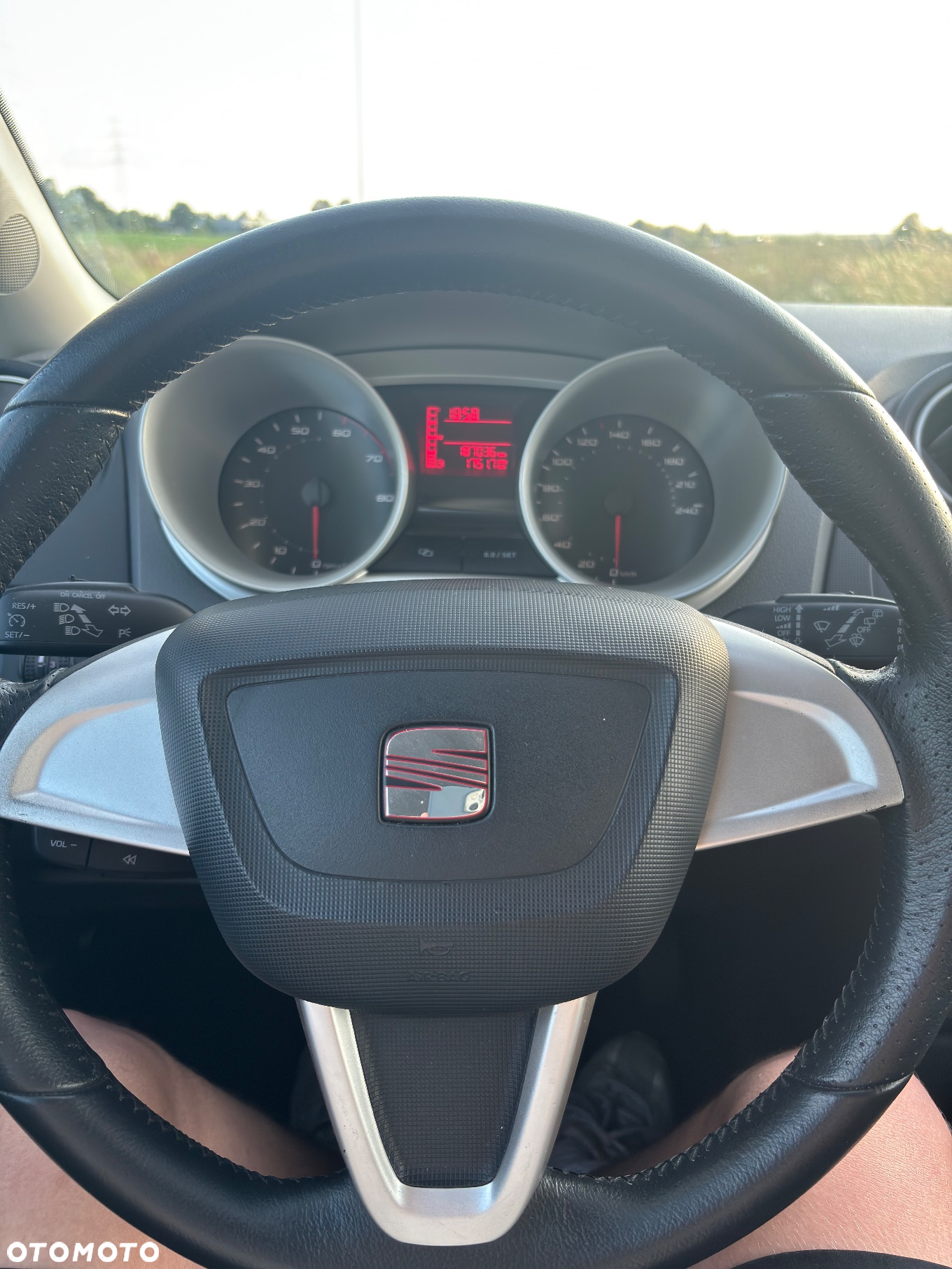Seat Ibiza SC 1.6 16V Sport - 8