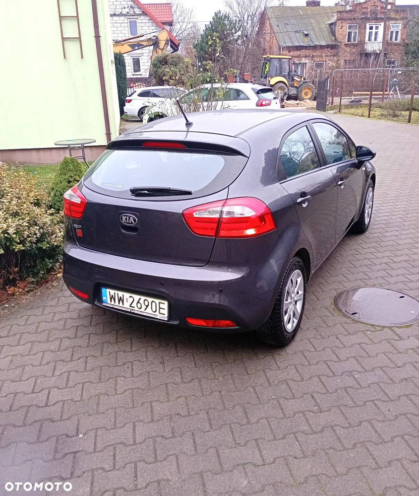 Kia Rio 1.2 L - 3