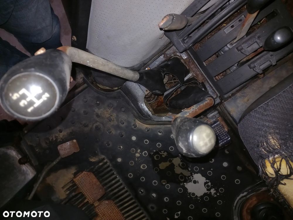 Części Deutz Agroprima,Agroxstra,Agrostar DX 4.31,4.51,4.30,4.50,4.61,4.68,4.71,4.78,6.08,6,11. 6.21, 6,28, 6.31,6.61,6.05,6.10,6.30,6.50 silnik BF4L 913,skrzynia biegów,most,kabina,podnośnik,wałek,koło zębate,zwolnica,atak,pompa,rozdzielacz,podnośnik,układ planetarny,półoś - 2