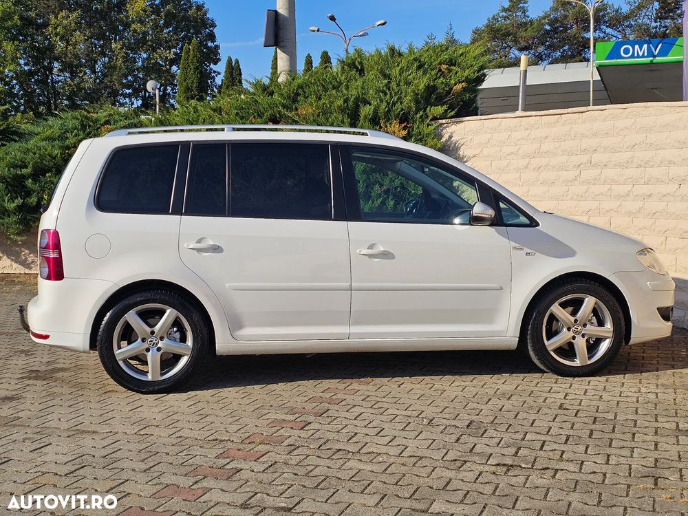 Volkswagen Touran 1.4 TSI DSG R-Line Edition - 2