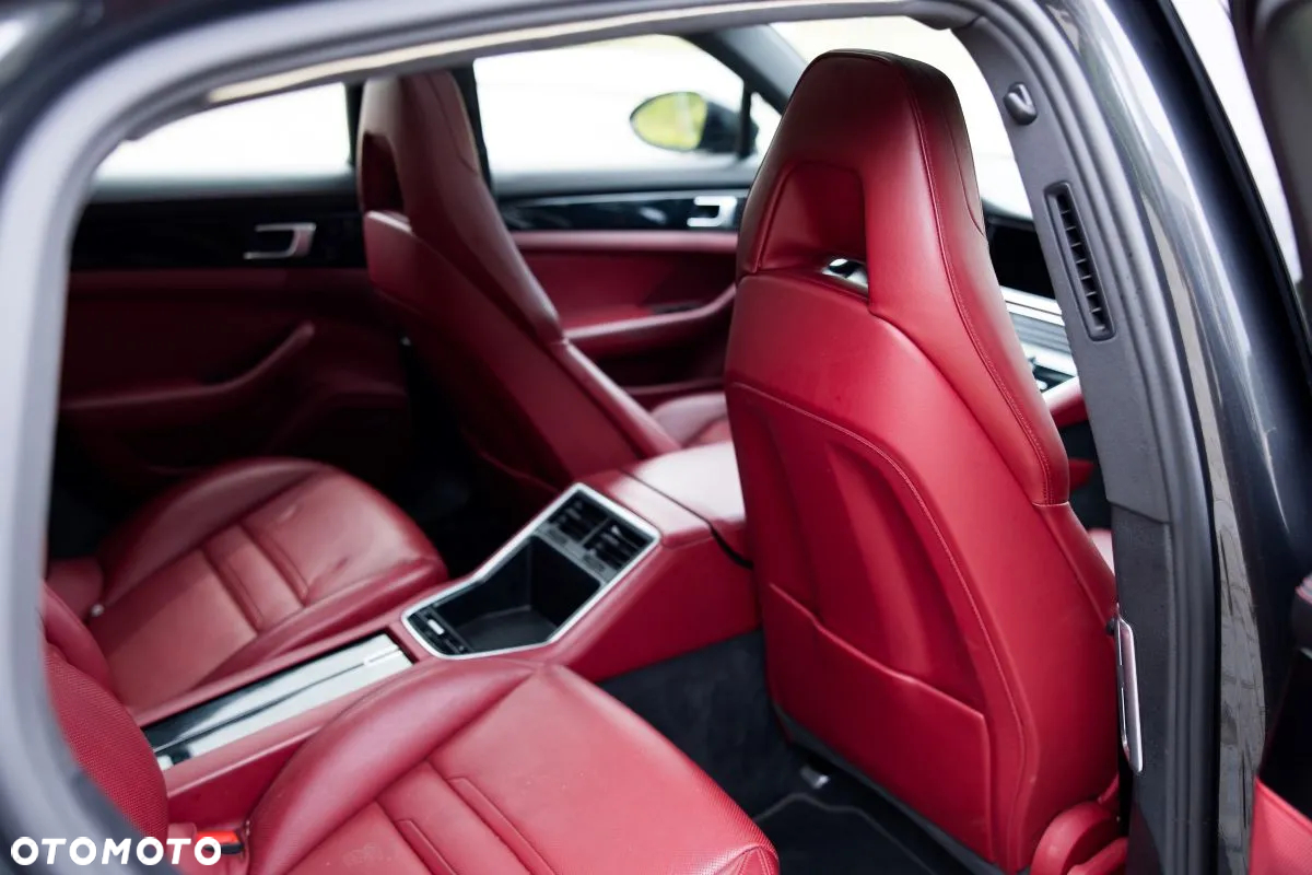 Porsche Panamera 4S - 23